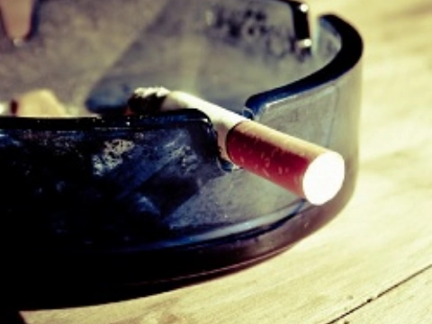 Handhaving complimenteert horeca met rookbeleid