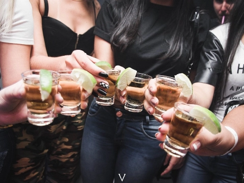 Gratis voorlichting over alcohol- en drugsgebruik onder jongeren