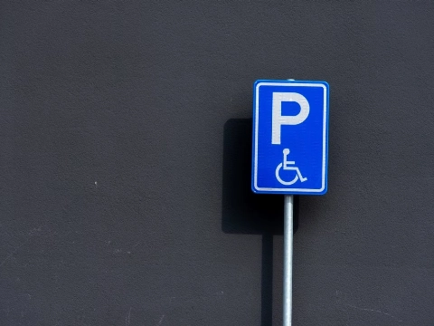 Voor aanvraag gehandicaptenparkeerkaart naar Capelle: VVD stelt vragen