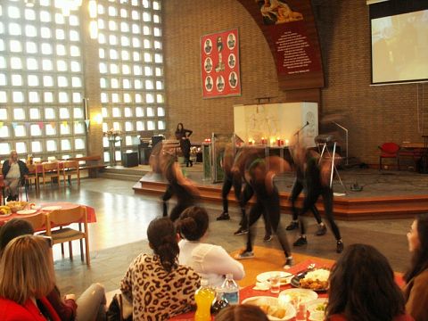 Alevieten vergasten Nieuwlanders op diner-dansant