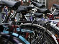 Toezichthouders in fietsenstalling Schiedam Centrum