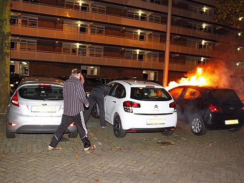 Auto in brand op Schubertplein