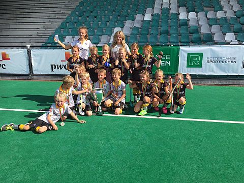 Fatima-cup voor Schiedamse hockeyspelertjes