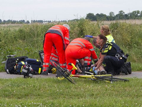 Helikopter om gewonde fietser te ondersteunen