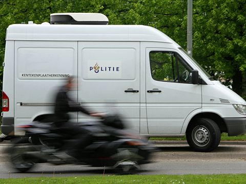 Politie controleert Schiedamse weggebruikers