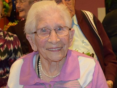 De Kuip onthaalt 105-jarige Lenie Paauwe