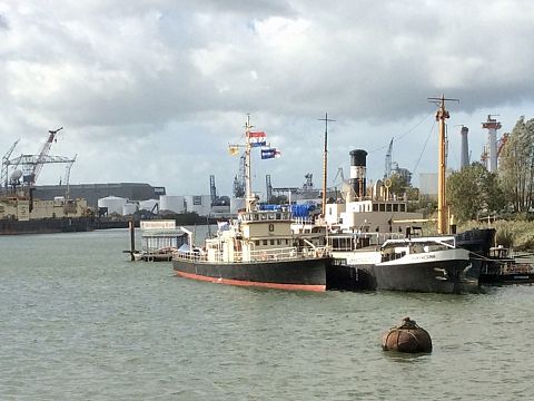 Verhaal van Schiedam en tentoonstelling over zeekadetten