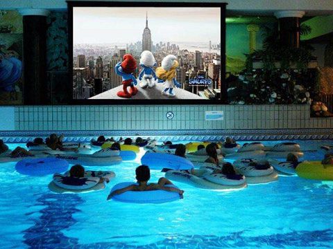 Movie Night in zwembad Groenoord