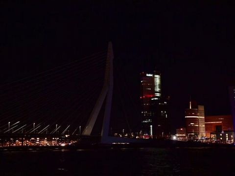 Een uur het licht uit in Schiedam
