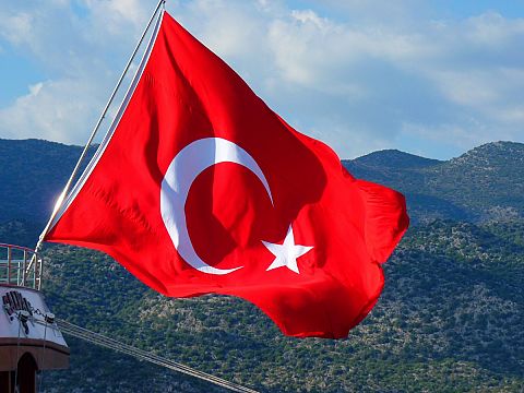Turkse partijen moeten hier onbedreigd propaganda kunnen maken