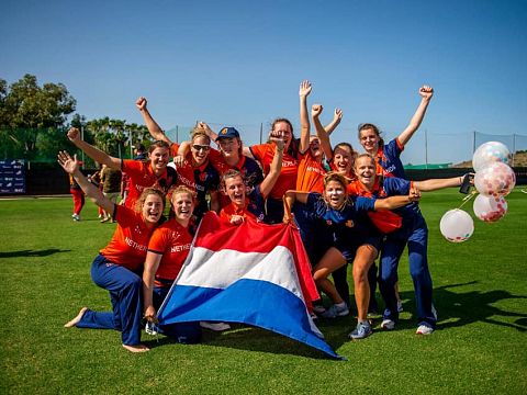 Oranje-cricketsters met Schiedamse inbreng op weg naar WK T20