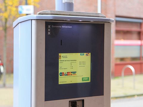 Amsterdams onheil afwenden: parkeerpenningen betalen