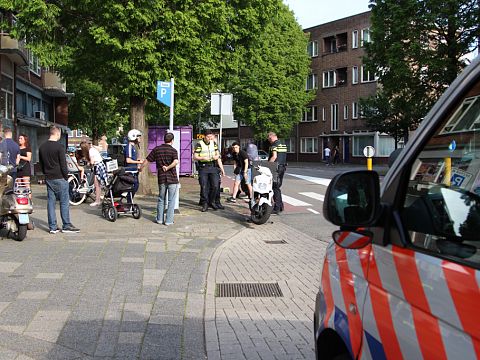 Aanrijding met auto, scooter en fiets
