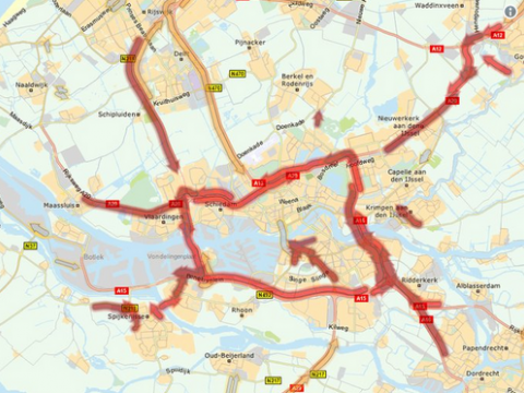 Volle snelwegen rond Rotterdam