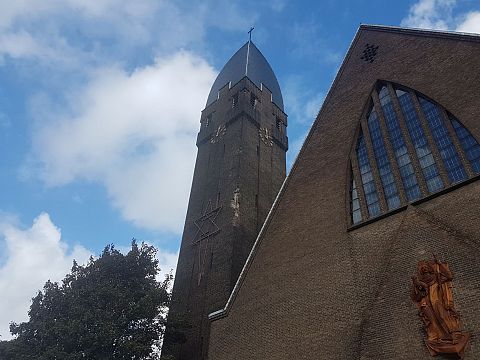 Toren Heilig Hartkerk hersteld