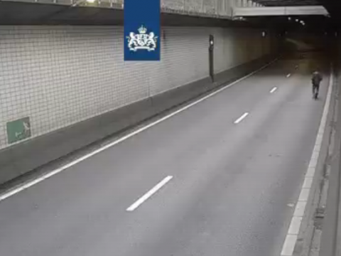 Tunnelafsluiting vanwege wandelaar
