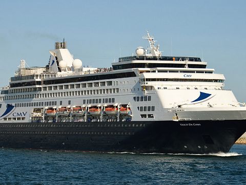 Zeven cruiseschepen tegelijk stomen op naar Rotterdam