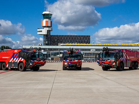Drie nieuwe 'crashtenders' voor brandweer vliegveld