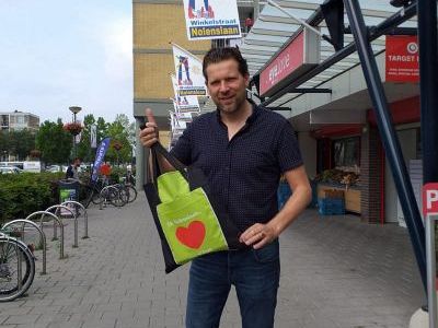 Nolenslaan geeft duizenden tassen weg aan vaste klanten