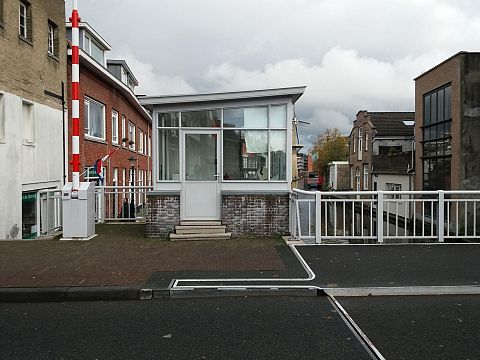 Schiedam wil brugwachtershuisjes 'oppimpen'