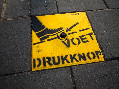 'Coronaproof' oversteken in Schiedam