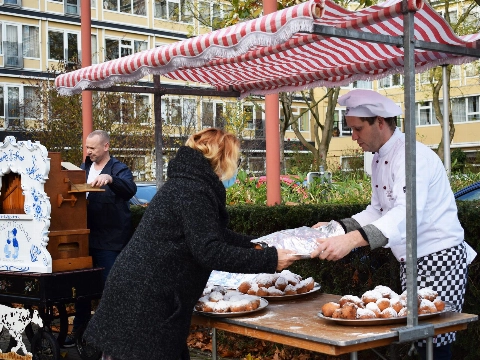Hollandser kan het niet: oliebollen met draaiorgel