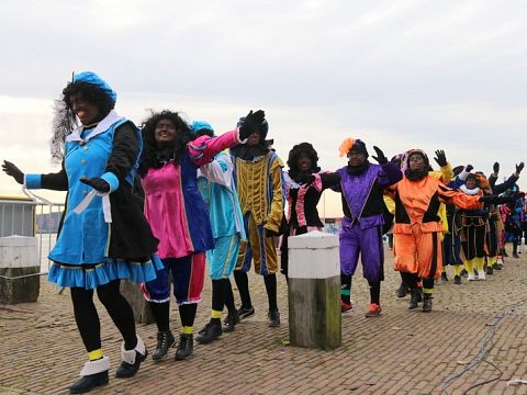 Uitsterven Zwarte Piet is geen collegebesluit