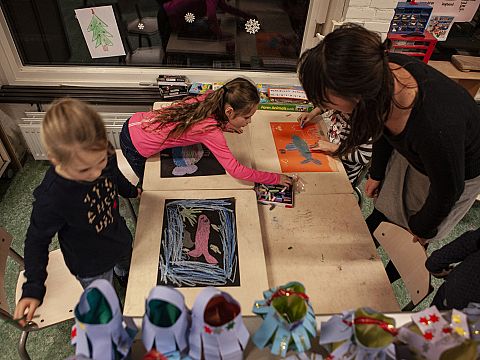 Kinderen ontdekken kunst in de Cultuur Caroussel