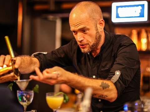 Danger wint cocktailcompetitie van Bobby's