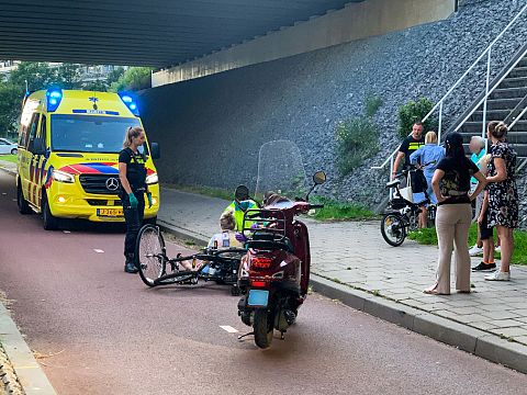 Twee fietsers gewond geraakt door botsing
