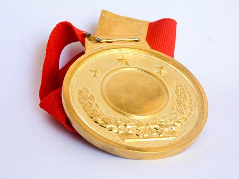 Waar is de verdwenen medaille van Schiedamse Elfstedentochtwinnaar?