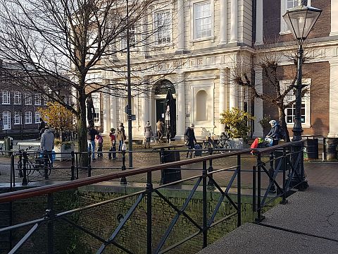 Bibliotheek Schiedam breidt afhaalservice uit naar zaterdag