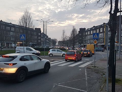 Verkeer rond Schiedam is heksenketel - in stad staat 't stil