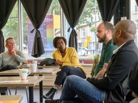 Van 't Hoffplein heeft 'aandacht van de politie'