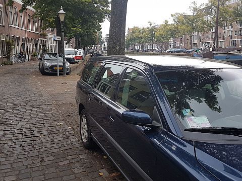 Eerste vergunning voor parkeren kost 75 euro