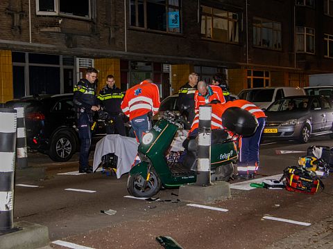 Scooterrijder naar ziekenhuis na val