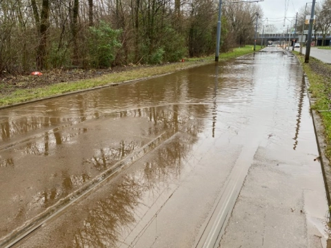 Wateroverlast trambaan aan Churchillweg