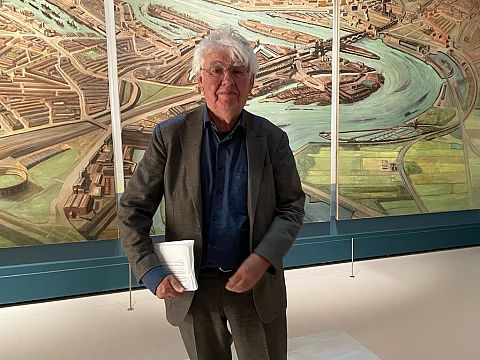 Opening expositie 'Levend landschap' in museum door Geert Mak