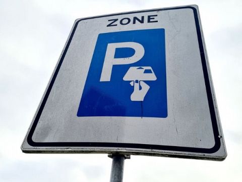 Tijdelijke parkeervergunning zorgverleners opnieuw verlengd
