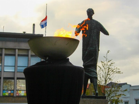 Drie herdenkingen in Schiedam op 4 mei