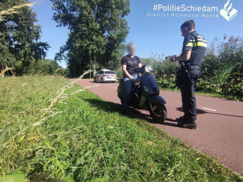 Schiedamse politie let scherp op scooters