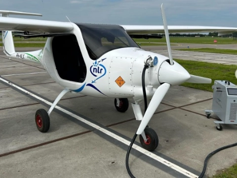 Nieuw elektrisch laadpunt op vliegveld