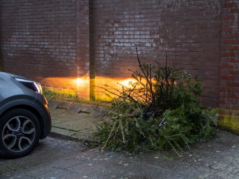 Autobrand blijkt kerstboombrand