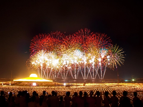 Met het meest spectaculaire vuurwerk 2024 in