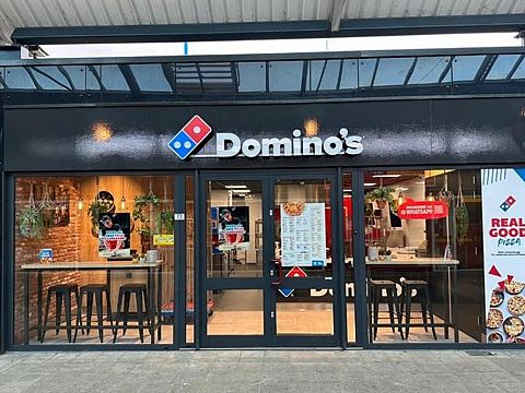 Domino's in Hof van Spaland open