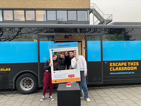 Opdrachten oplossen in Escaperoombus