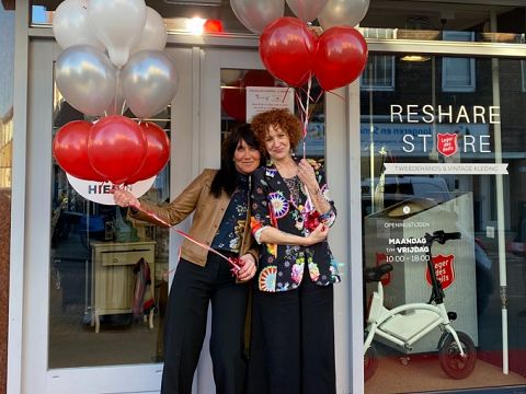 Huiskamer en ReShare Store officieel geopend