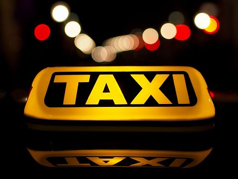 B&W: aan 'schandalige' taxitarieven valt niets te doen