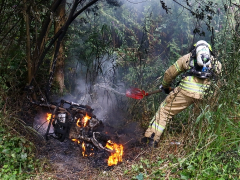 Brandende scooter zorgt voor rook over A4
