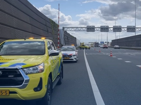 Man onwel geworden op snelweg